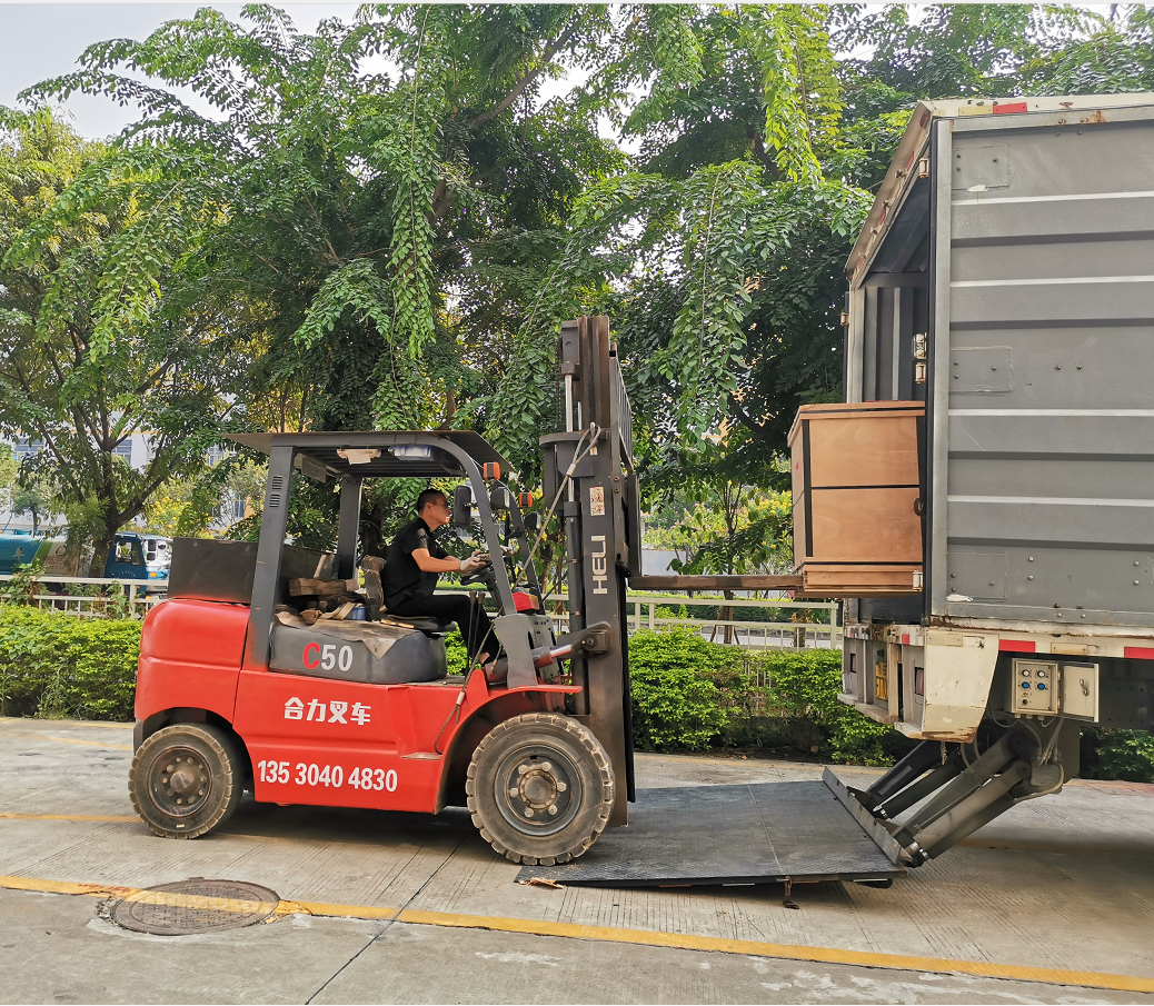 集美模具順利走模！